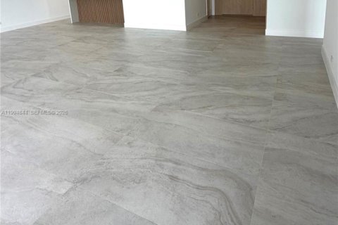 Condominio en venta en North Miami, Florida, 2 dormitorios, 181.16 m2 № 2066890 - foto 2