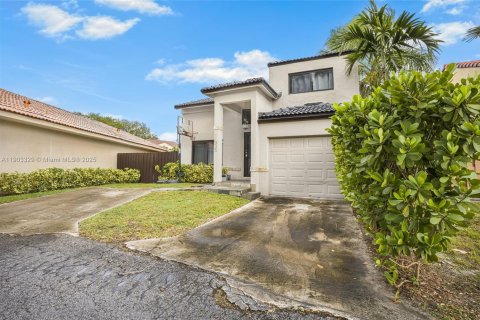 Casa en alquiler en Miami, Florida, 4 dormitorios, 131.27 m2 № 1954376 - foto 3
