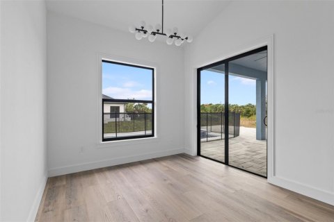 House in Port Charlotte, Florida 3 bedrooms, 184.41 sq.m. № 2196588 - photo 15
