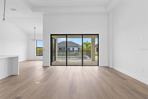 House in Port Charlotte, Florida 3 bedrooms, 184.41 sq.m. № 2196588 - photo 7