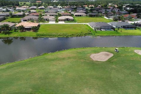 LA PALOMA IN THE VILLAGES AT CYPRESS CREEK sobre plano en Spring Hill, Florida № 206692 - foto 1