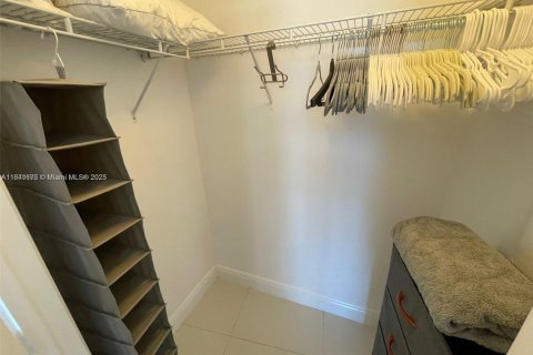 Купить кондоминиум в Майами, Флорида 46.73м2, № 1692775 - фото 16