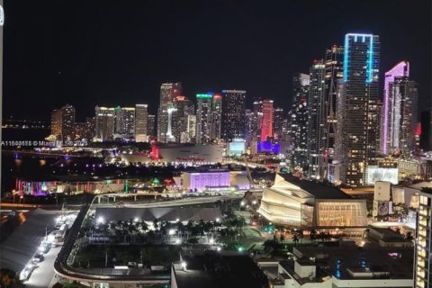 Купить кондоминиум в Майами, Флорида 46.73м2, № 1692775 - фото 1