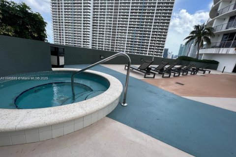 Купить кондоминиум в Майами, Флорида 46.73м2, № 1692775 - фото 20