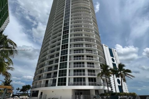 Купить кондоминиум в Майами, Флорида 46.73м2, № 1692775 - фото 18