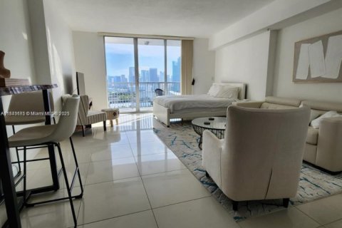 Купить кондоминиум в Майами, Флорида 46.73м2, № 1692775 - фото 14