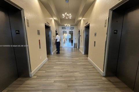 Купить кондоминиум в Майами, Флорида 46.73м2, № 1692775 - фото 23