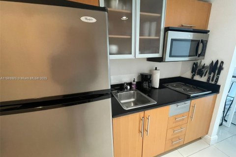 Купить кондоминиум в Майами, Флорида 46.73м2, № 1692775 - фото 10