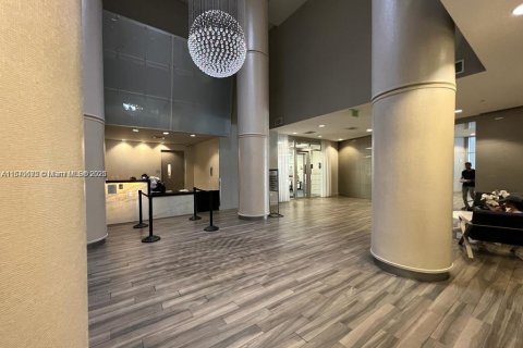 Купить кондоминиум в Майами, Флорида 46.73м2, № 1692775 - фото 21