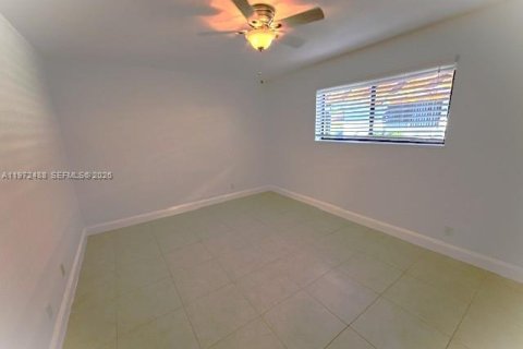 Villa ou maison à louer à Coral Gables, Floride: 2 chambres, 221.11 m2 № 2033161 - photo 7