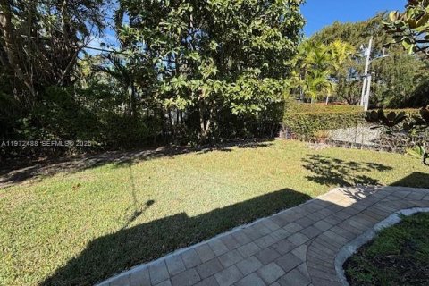 Villa ou maison à louer à Coral Gables, Floride: 2 chambres, 221.11 m2 № 2033161 - photo 18