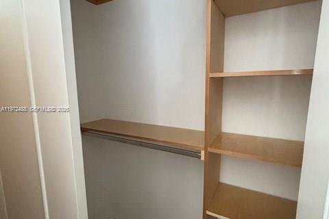 Villa ou maison à louer à Coral Gables, Floride: 2 chambres, 221.11 m2 № 2033161 - photo 6