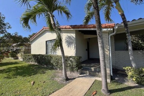 Villa ou maison à Coral Gables, Floride 2 chambres, 221.11 m2 № 2033161
