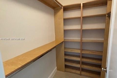 Villa ou maison à louer à Coral Gables, Floride: 2 chambres, 221.11 m2 № 2033161 - photo 9