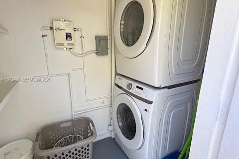 Villa ou maison à louer à Coral Gables, Floride: 2 chambres, 221.11 m2 № 2033161 - photo 17