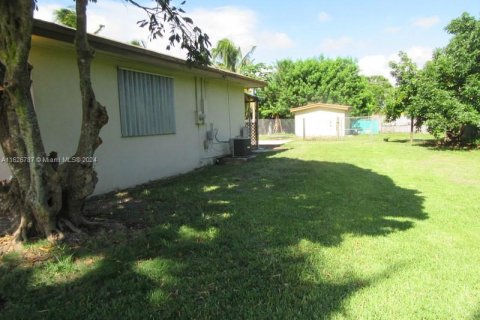 House in Homestead, Florida 1 bedroom, 76.55 sq.m. № 1281048 - photo 29