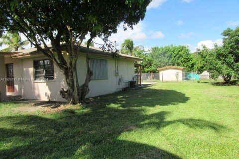 House in Homestead, Florida 1 bedroom, 76.55 sq.m. № 1281048 - photo 27