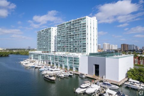 Condo in Sunny Isles Beach, Florida, 3 bedrooms  № 1883826 - photo 2