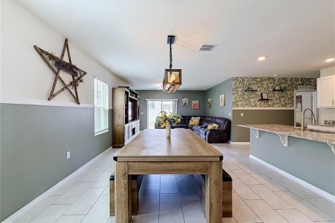 Villa ou maison à vendre à Umatilla, Floride: 5 chambres, 228.26 m2 № 2406582 - photo 5