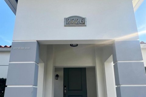 House in Miami, Florida 4 bedrooms, 173.17 sq.m. № 2011287 - photo 3