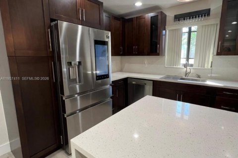 House in Miami, Florida 4 bedrooms, 173.17 sq.m. № 2011287 - photo 19