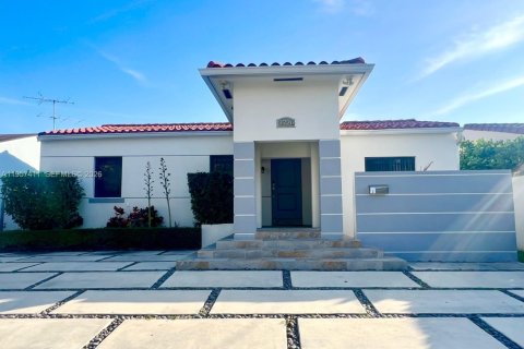 House in Miami, Florida 4 bedrooms, 173.17 sq.m. № 2011287