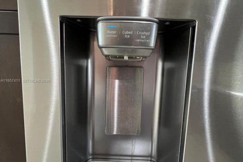 House in Miami, Florida 4 bedrooms, 173.17 sq.m. № 2011287 - photo 14