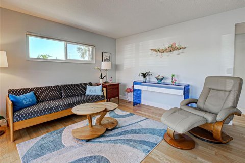 Condo in Venice, Florida, 2 bedrooms  № 1894988 - photo 14