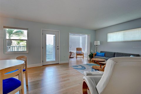 Condo in Venice, Florida, 2 bedrooms  № 1894988 - photo 25