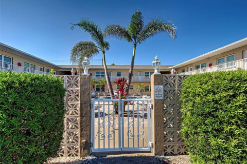 Condo in Venice, Florida, 2 bedrooms  № 1894988 - photo 4