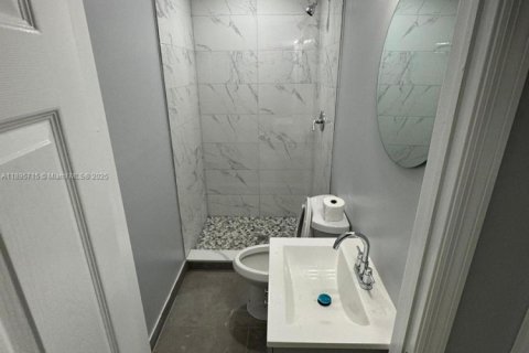 House in West Palm Beach, Florida 3 bedrooms, 116.87 sq.m. № 1950000 - photo 6