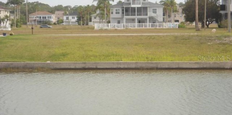 Terreno en Hernando Beach, Florida № 1666339