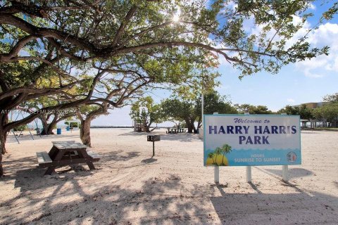 Terreno en venta en Key Largo, Florida № 2001376 - foto 3