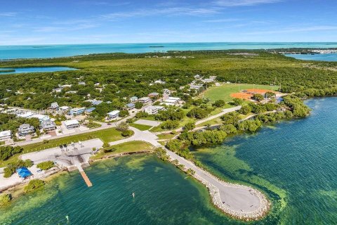 Terreno en venta en Key Largo, Florida № 2001376 - foto 4