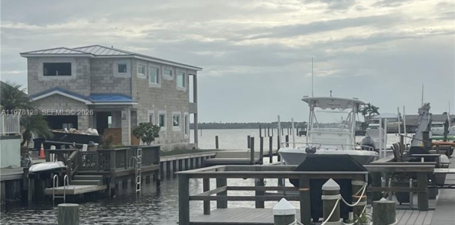 House in Jensen Beach, Florida 1 bedroom, 43.48 sq.m. № 2044466