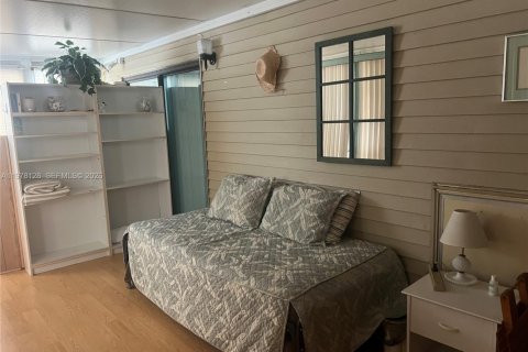 House in Jensen Beach, Florida 1 bedroom, 43.48 sq.m. № 2044466 - photo 7