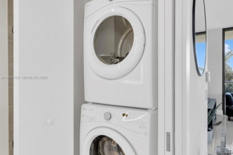 Condo in Aventura, Florida, 1 bedroom  № 2088802 - photo 15