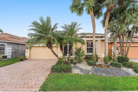 House in Lake Worth, Florida 3 bedrooms, 207.36 sq.m. № 2181241 - photo 2