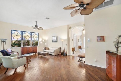 House in Lake Worth, Florida 3 bedrooms, 207.36 sq.m. № 2181241 - photo 10