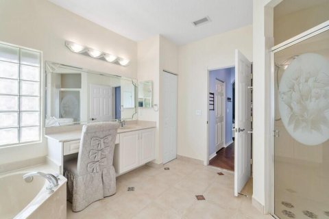 House in Lake Worth, Florida 3 bedrooms, 207.36 sq.m. № 2181241 - photo 27