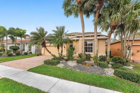 House in Lake Worth, Florida 3 bedrooms, 207.36 sq.m. № 2181241 - photo 3