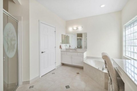 House in Lake Worth, Florida 3 bedrooms, 207.36 sq.m. № 2181241 - photo 26