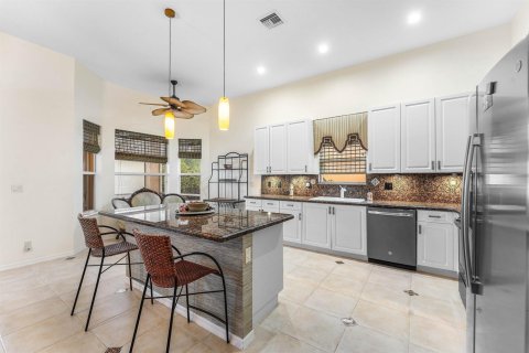House in Lake Worth, Florida 3 bedrooms, 207.36 sq.m. № 2181241 - photo 18