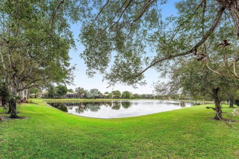 House in Lake Worth, Florida 3 bedrooms, 207.36 sq.m. № 2181241 - photo 5