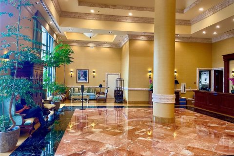 Condominio en alquiler en Miami, Florida, 2 dormitorios, 106.37 m2 № 1949857 - foto 3