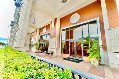 Condominio en alquiler en Miami, Florida, 2 dormitorios, 106.37 m2 № 1949857 - foto 30