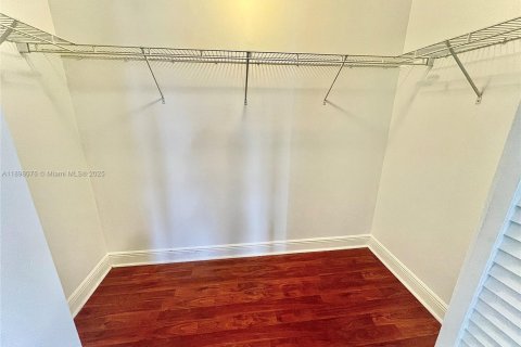 Condominio en alquiler en Miami, Florida, 2 dormitorios, 106.37 m2 № 1949857 - foto 20