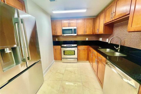 Condominio en alquiler en Miami, Florida, 2 dormitorios, 106.37 m2 № 1949857 - foto 12