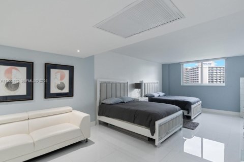 Copropriété à vendre à Sunny Isles Beach, Floride: 2 chambres, 139.82 m2 № 2076694 - photo 8