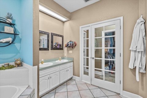 House in Winter Haven, Florida 3 bedrooms, 175.86 sq.m. № 1879920 - photo 16